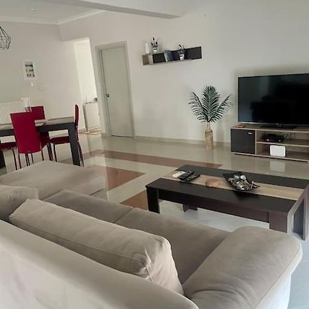 Mr. Sergio Apartment Ampavris Ngoại thất bức ảnh
